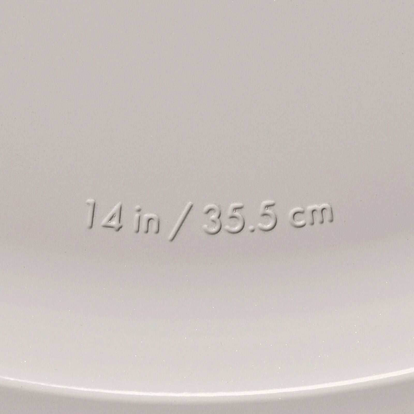 non-stick-pro-ceramic-coated-metal-bakeware-15-pizza-pan-l5 oxo_15in-pizza-pan_pdp_05_1.jpg