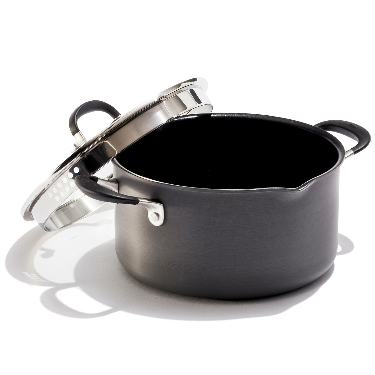 non-stick-6-quart-stock-pot-with-lid-b0 oxo_6qstockpot_product_1_.jpg