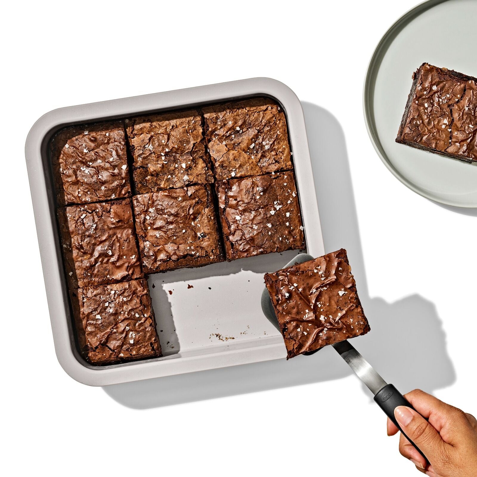 non-stick-pro-ceramic-coated-metal-bakeware-9-square-cake-pan-storm-blue-f3 oxo_9in-square-cake-pan_pdp_03.jpg