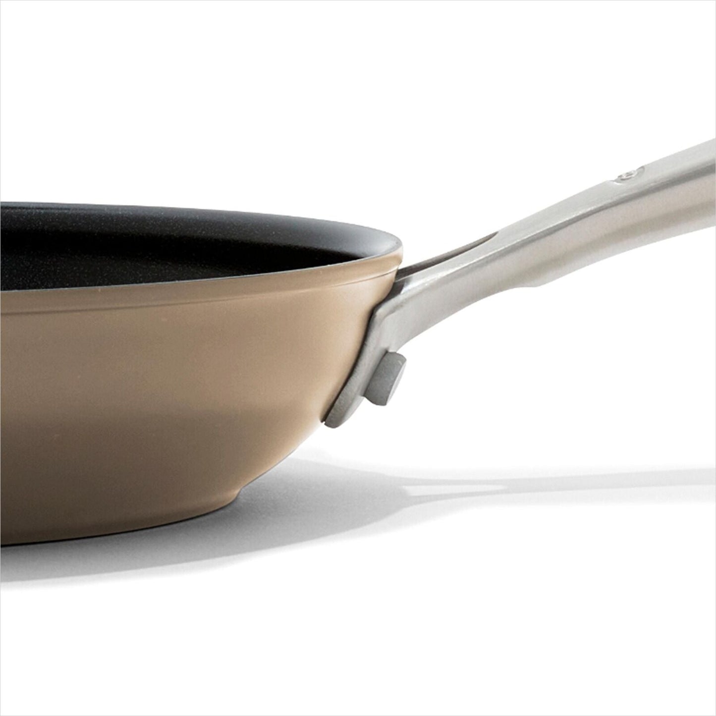 enhanced-non-stick-8-inch-frypan-z1 oxo_cc010457-001_enhanced-nonstick-8in-fry-pan-biscuit_pdp_03.jpg