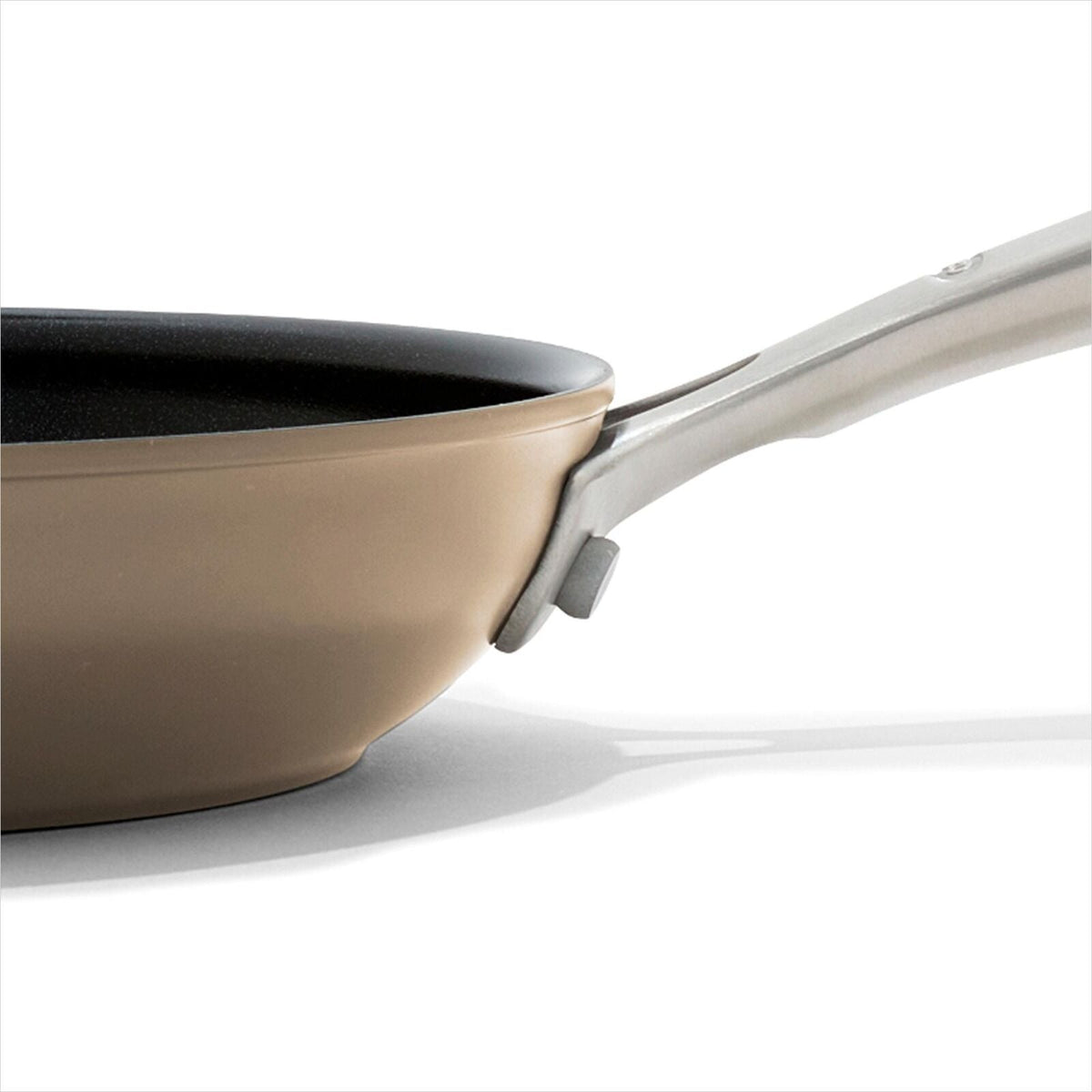 enhanced-non-stick-8-inch-frypan-z1 oxo_cc010457-001_enhanced-nonstick-8in-fry-pan-biscuit_pdp_03.jpg