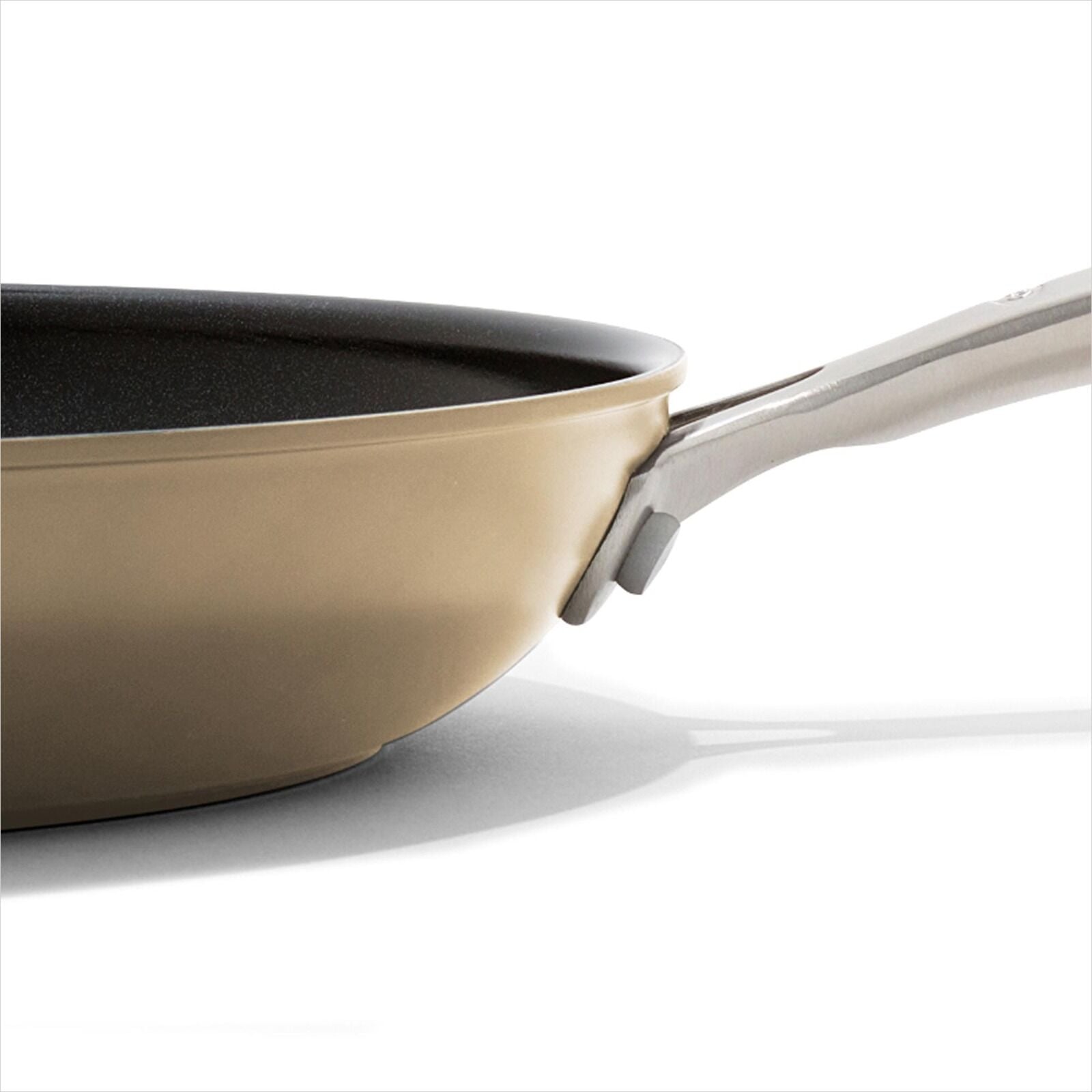 enhanced-non-stick-10-inch-frypan-q9 oxo_cc010458-001_enhanced-nonstick-10in-fry-pan-biscuit_pdp_03.jpg
