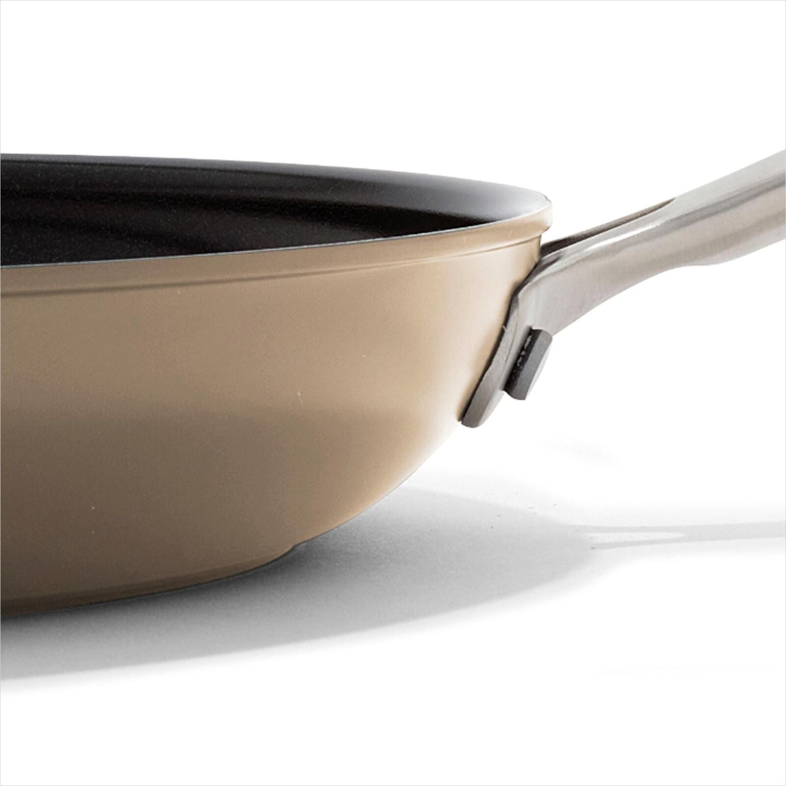 oxo-enhanced-non-stick-12-inch-frypan-with-lid-i6 oxo_cc010460-001_enhanced-nonstick-12in-fry-pan-lid-biscuit_pdp_03.jpg