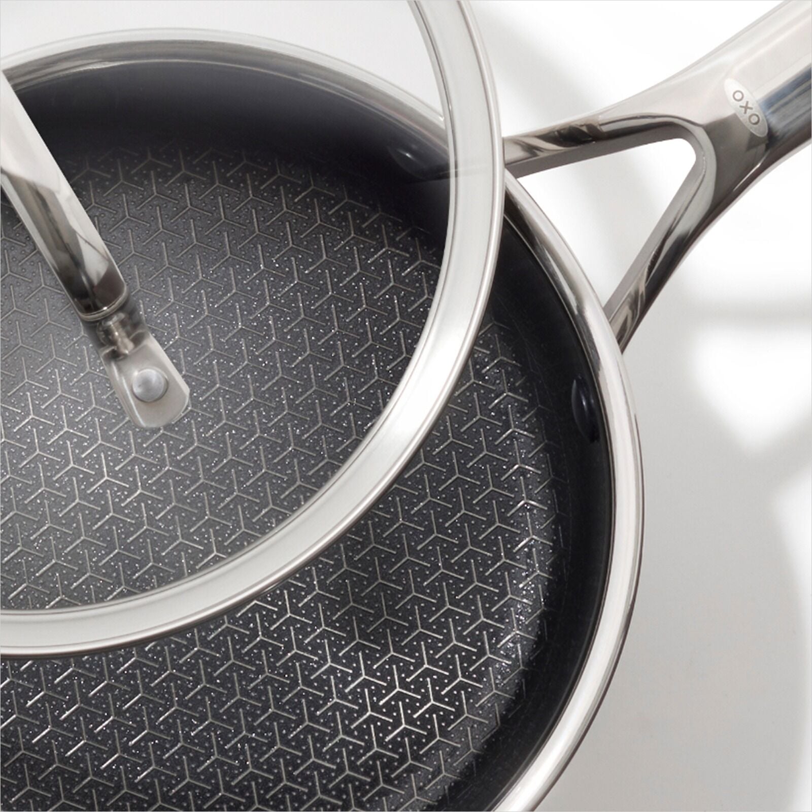 trident-hybrid-non-stick-stainless-steel-2-5-qt-saucepan-with-lid-h8 oxo_cc010465-001_trident-2p5qt-sauce_ss_pdp_03.jpeg