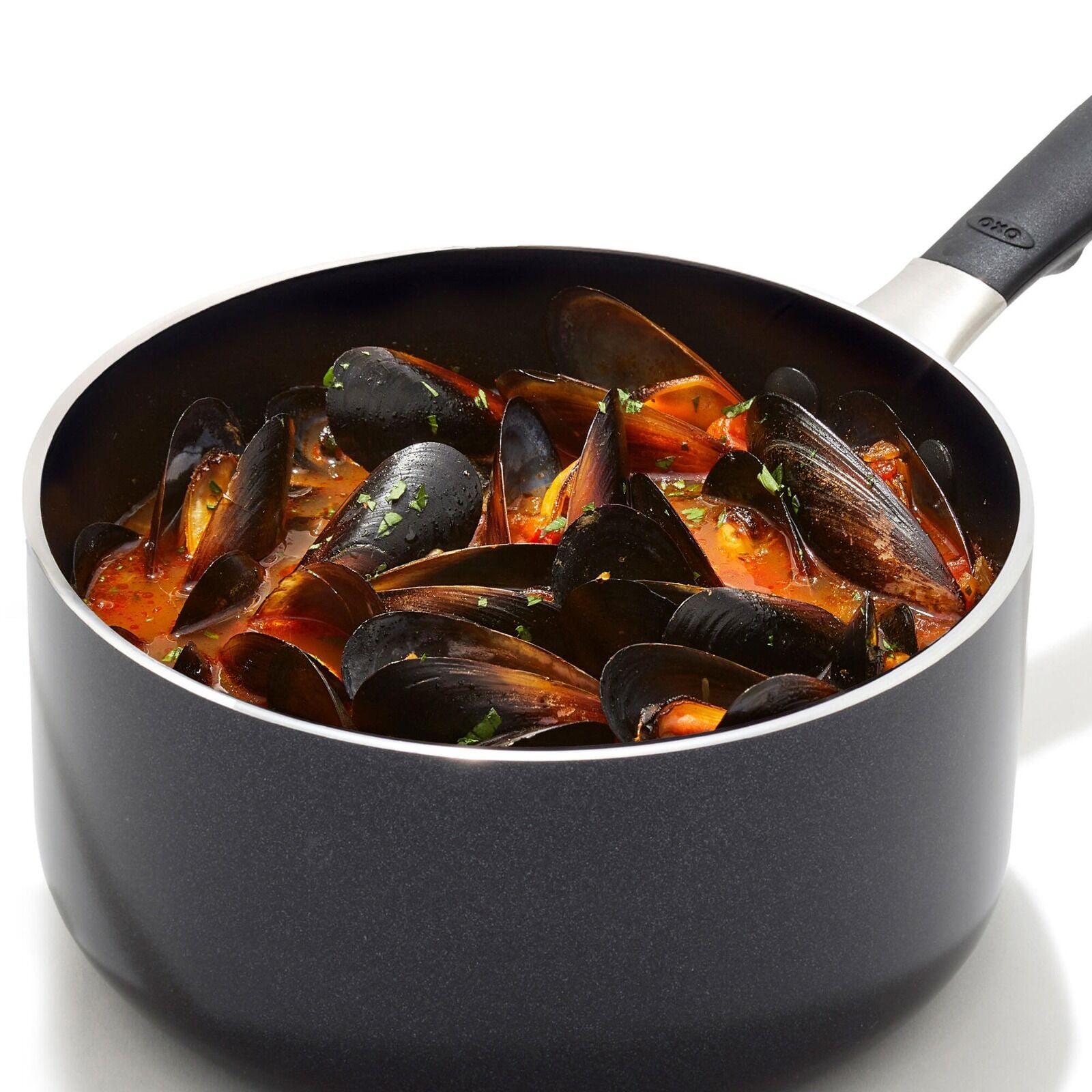 non-stick-pro-every-day-1-6-qt-saucepan-with-lid-h1 oxo_cc010467-001_nonstick-everyday-1p6qt-saucepan_pdp_02.jpg