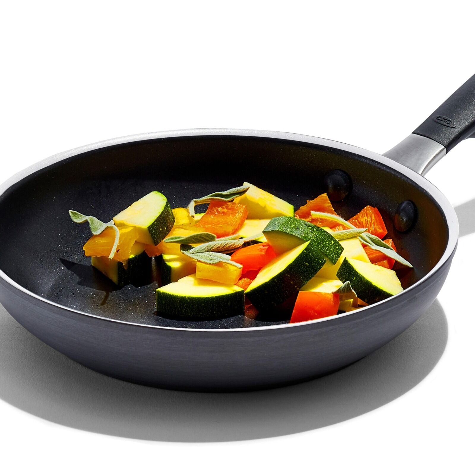 non-stick-pro-every-day-8-inch-frypan-e0 oxo_cc010468-001_nonstick-everyday-8in-fry-pan_pdp_03.jpg