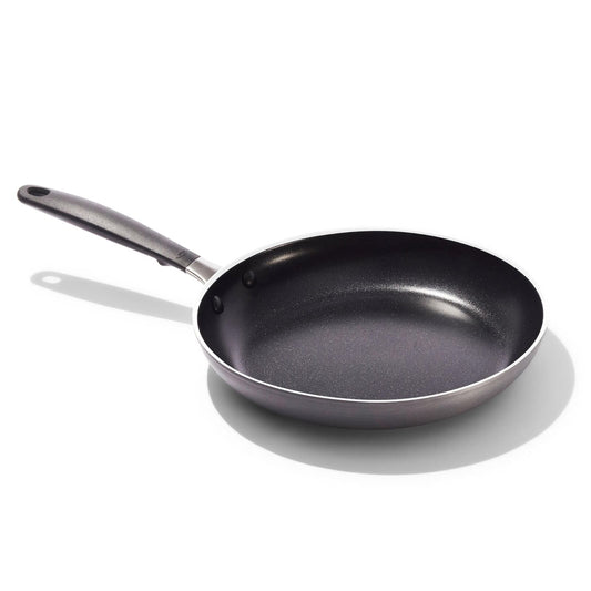 non-stick-pro-every-day-10-inch-fry-pan-a0 oxo_cc010469-001_nonstick-everyday-10in-fry-pan_pdp_01.jpg
