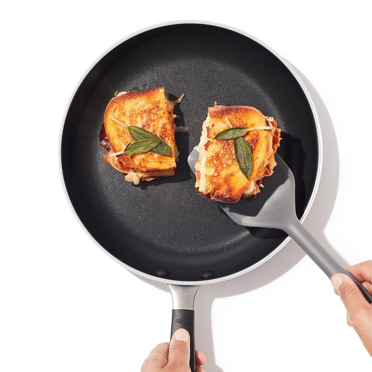 non-stick-pro-every-day-10-inch-fry-pan-a0 oxo_cc010469-001_nonstick-everyday-10in-fry-pan_pdp_05.jpg