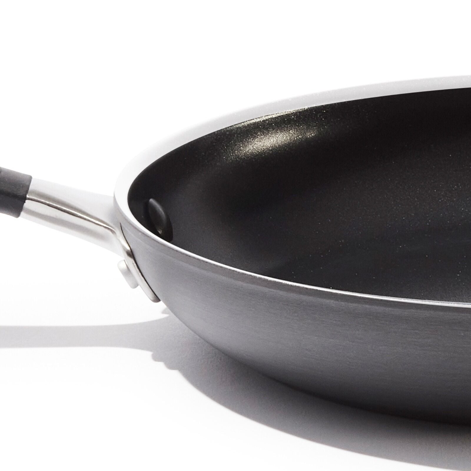 non-stick-pro-every-day-10-inch-fry-pan-a0 oxo_cc010469-001_nonstick-everyday-10in-fry-pan_pdp_06_1_.jpg