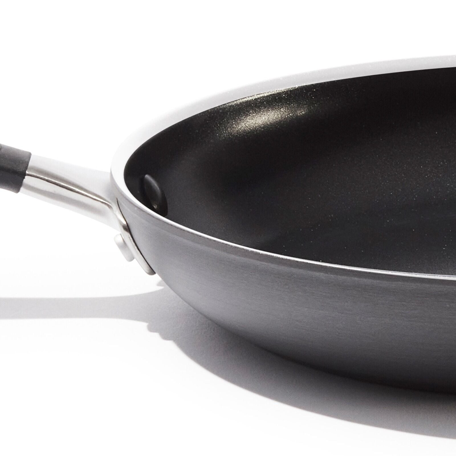 non-stick-pro-every-day-12-inch-frypan-b0 oxo_cc010470-001_nonstick-everyday-12in-fry-pan_pdp_06.jpg