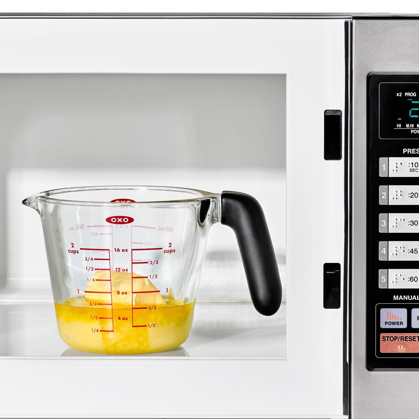 2-cup-glass-measuring-cup-with-lid-d9 oxo_glass_measuring_cup-11382100_029.jpg