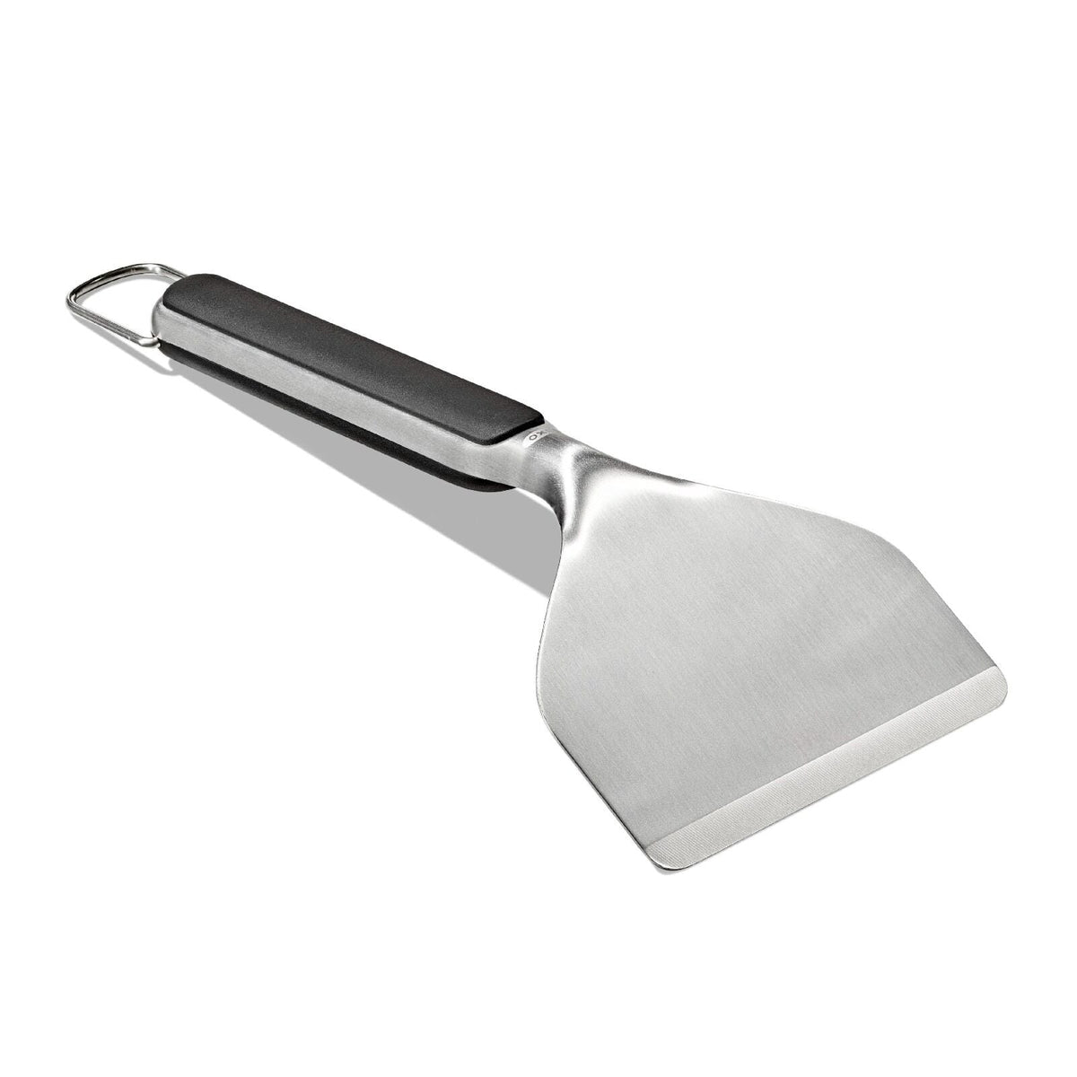 griddle-scraper-i4 oxo_griddle-scraper_apdp_00_main__1.jpeg