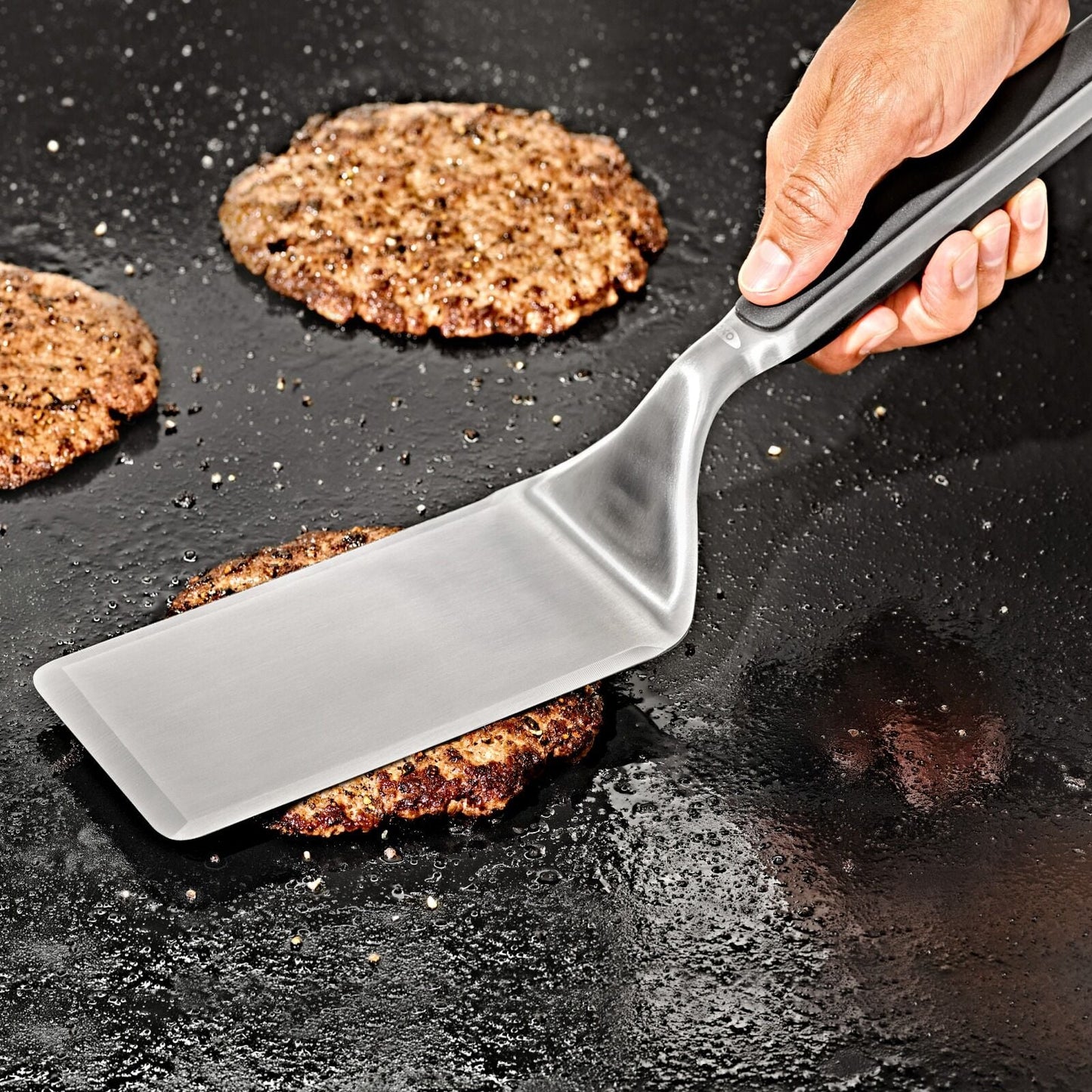 oxo-outdoor-large-griddle-turner-w5 oxo_griddle-turner_pdp_01_1.jpeg