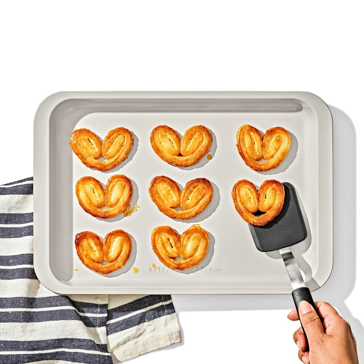 non-stick-pro-ceramic-coated-metal-bakeware-quarter-sheet-pan-storm-blue-t8 oxo_quarter-sheet-pan_pdp_03.jpg