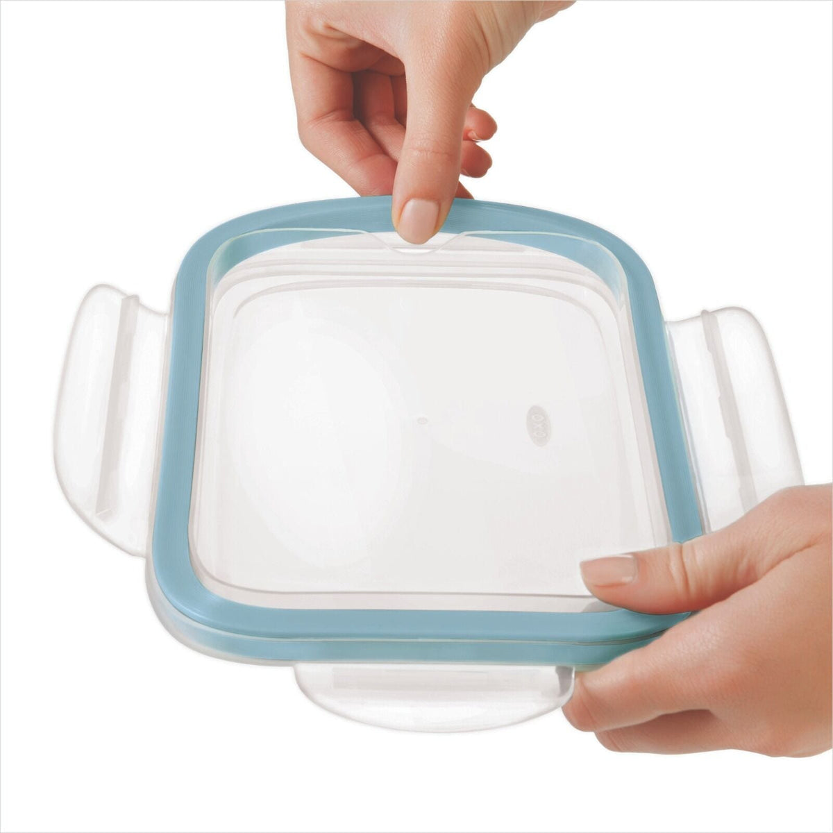 smart-seal-3-5-cup-glass-rectangle-container-arctic-blue-m5 oxo_smartseal_rectangle-glass-arctic_pdp_05_1.jpeg