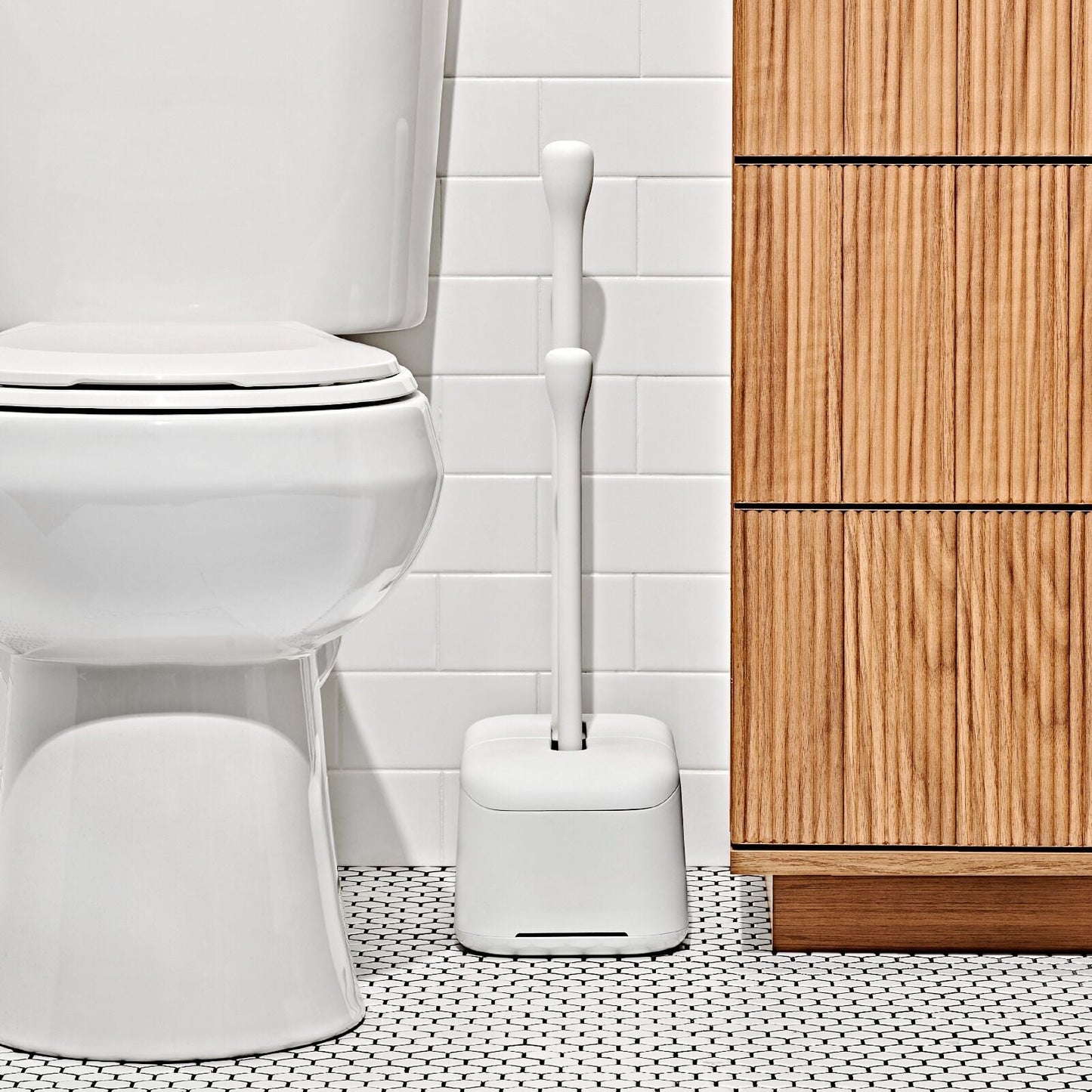 toilet-brush-and-plunger-set-c3 oxo_toilet-brush-plunger-set_pdp_01_3_.jpeg
