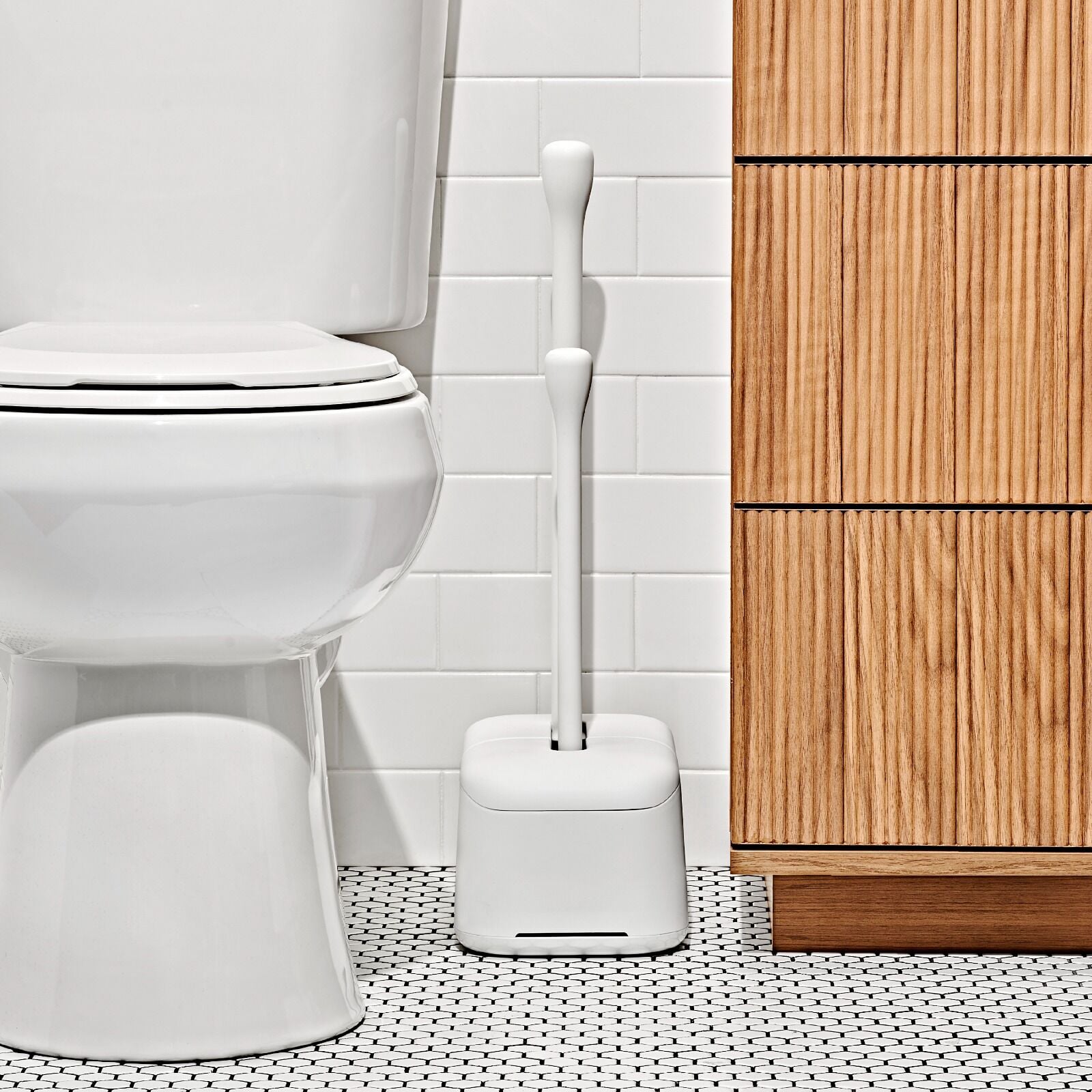 toilet-brush-and-plunger-set-c3 oxo_toilet-brush-plunger-set_pdp_01_3_.jpeg