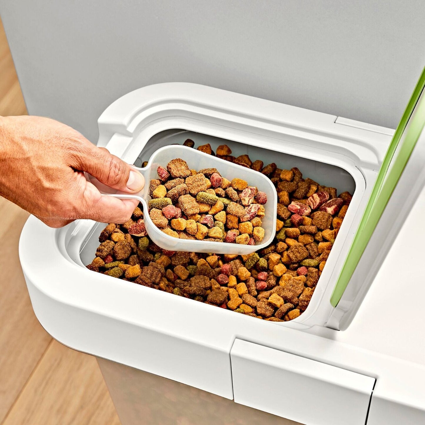 oxo-pet-airtight-food-container-with-scoop-extra-large-u0 pet_7301600_airtight-food-container-extra-large_pdp_04.jpeg
