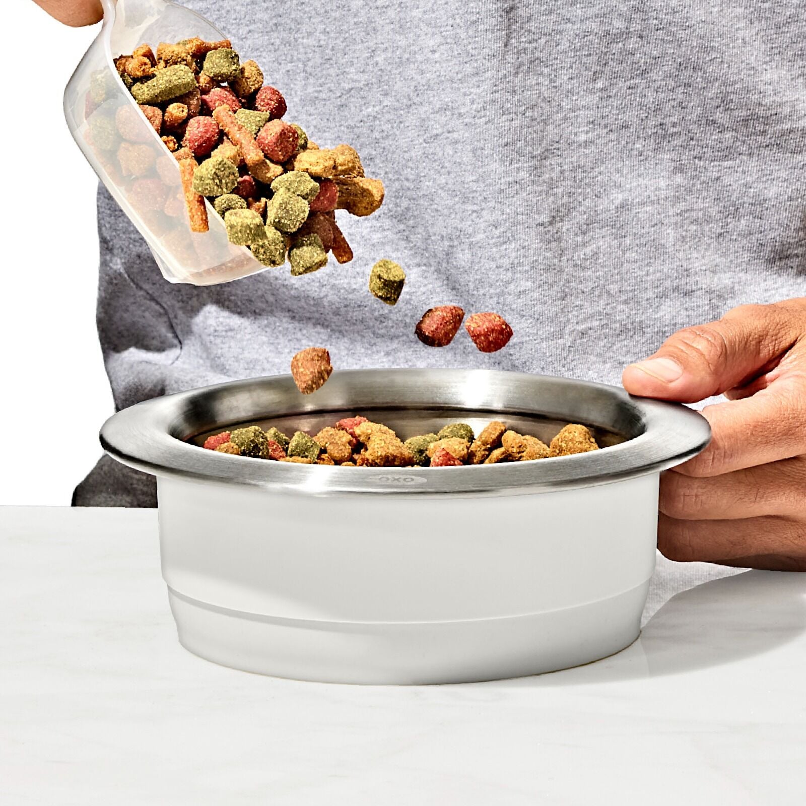 oxo-pet-nonslip-bowl-large-4-cups-950-ml-f1 pet_nonslip-bowls-slow-feeders_pdp_04_2.jpeg