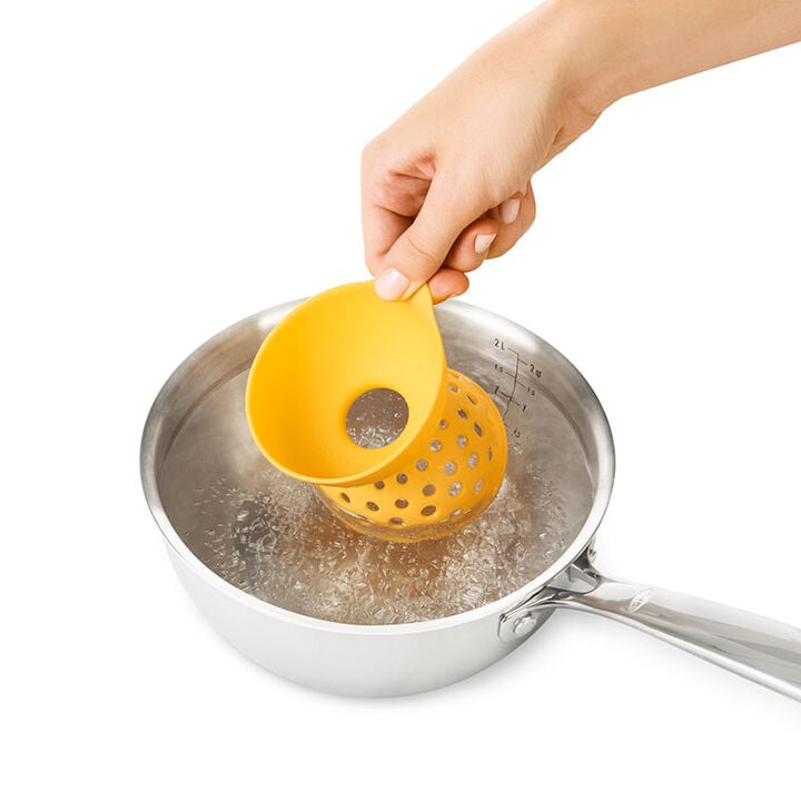 silicone-egg-poacher-set-of-2-g7 poacher_4.jpg