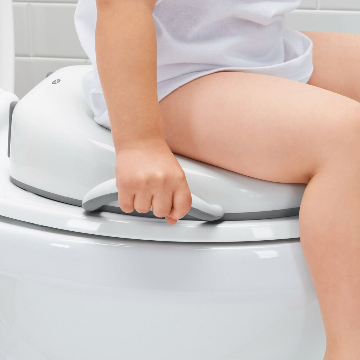 sit-right-potty-seat-gray-v1 tot_6315900_sitrightpottygray_pdp_04.jpg