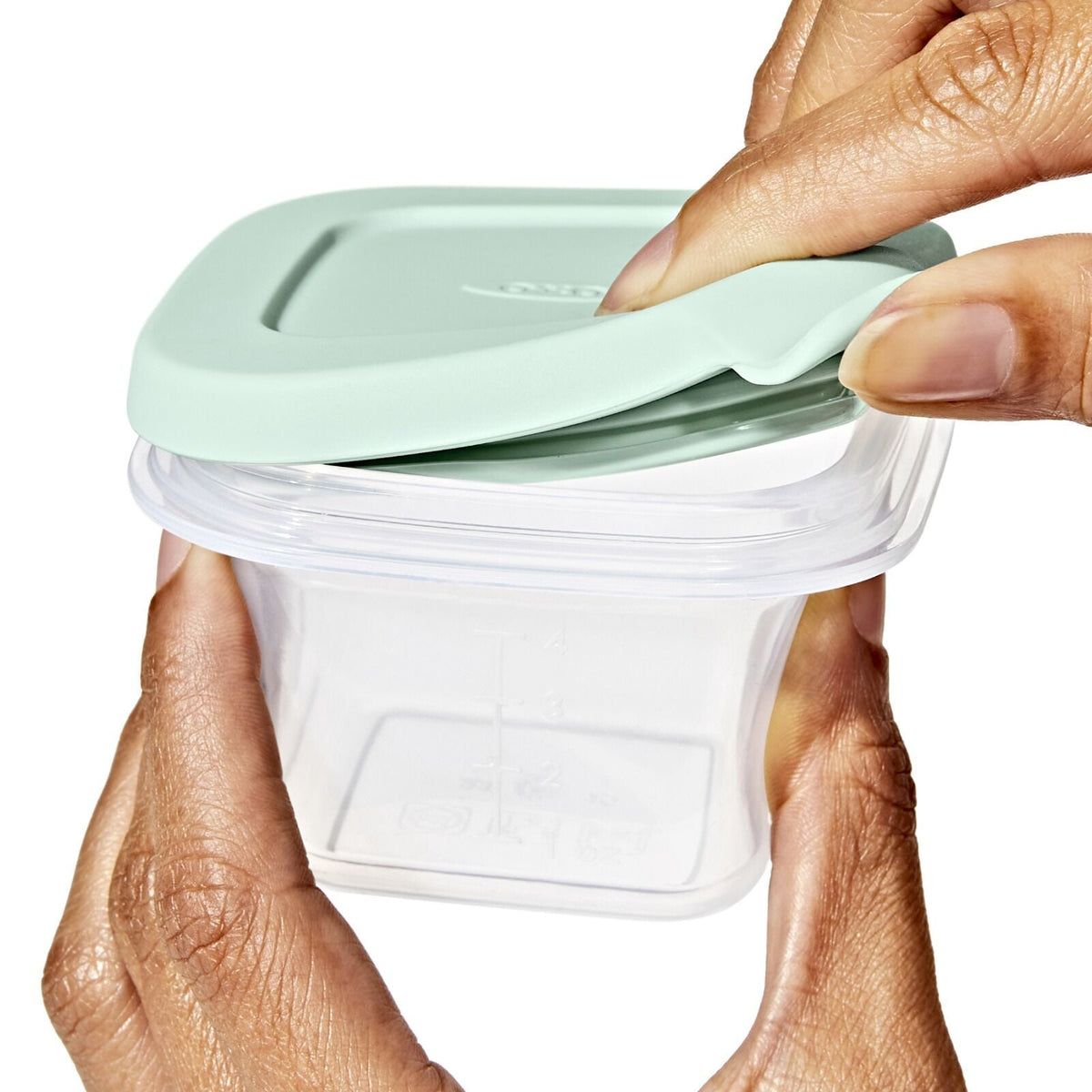 silicone-baby-blocks-food-storage-containers-4-oz-opal-p9 tot_silicone-baby-blocks-4oz_opal_pdp_06_1.jpeg